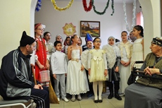 Ученики воскресной школы храма Георгия Победоносца поздравили с Рождеством постояльцев дома престарелых